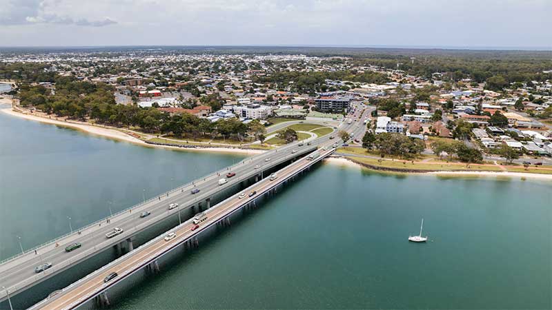 Image: Artist’s impression of the proposed concept design for a new bridge with 2 eastbound traffic lanes and active transport located north of the existing bridge with 2 westbound traffic lanes on the existing bridge.